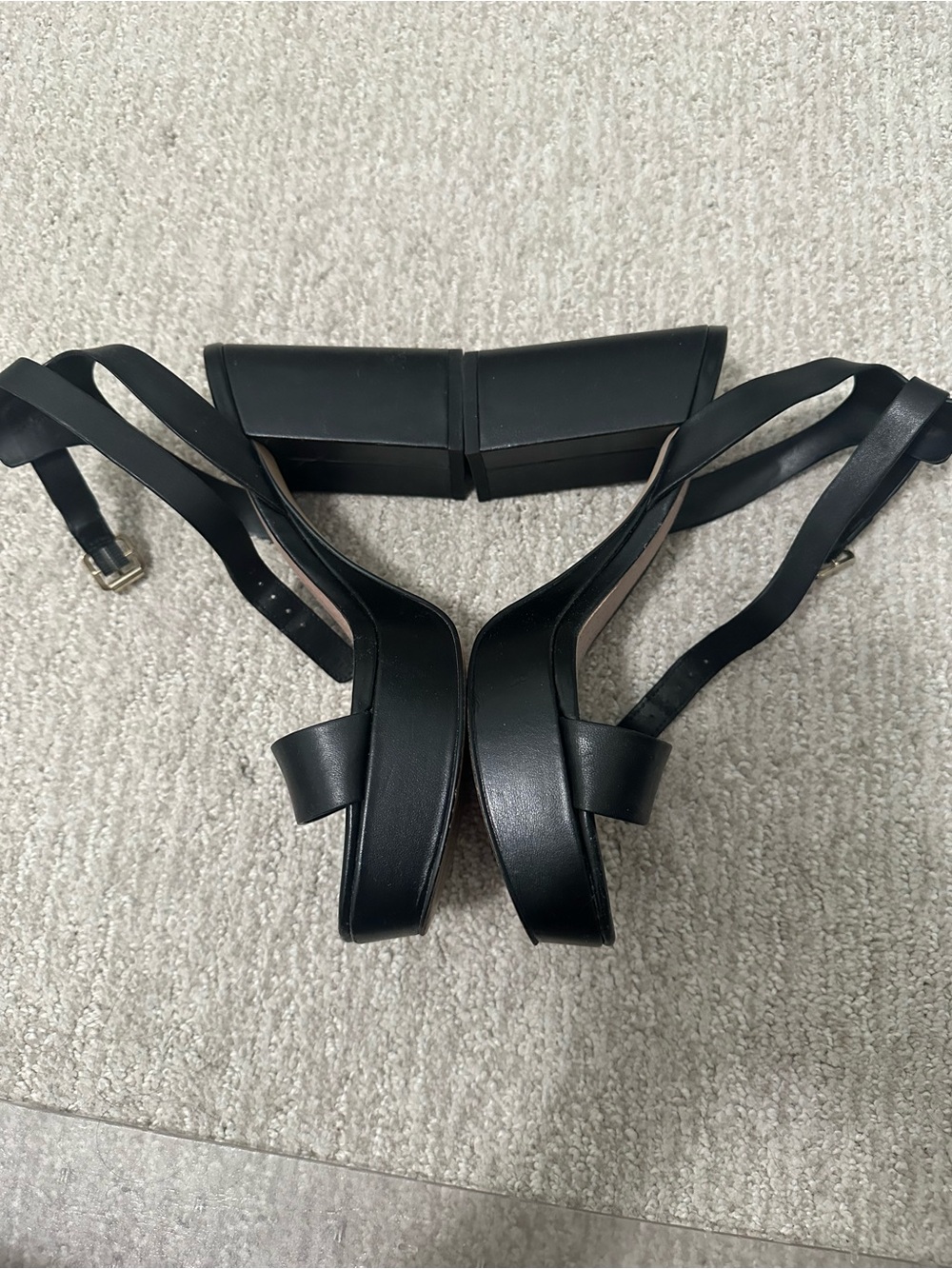 Heels - Picture 2 of 3